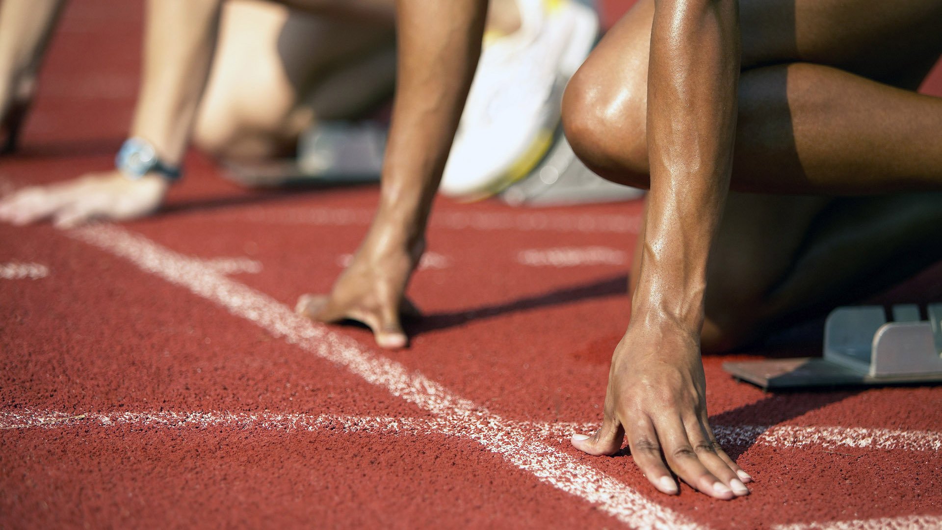 西甲联赛激战正酣，皇马巴萨争冠白热化，黑马球队异军突起