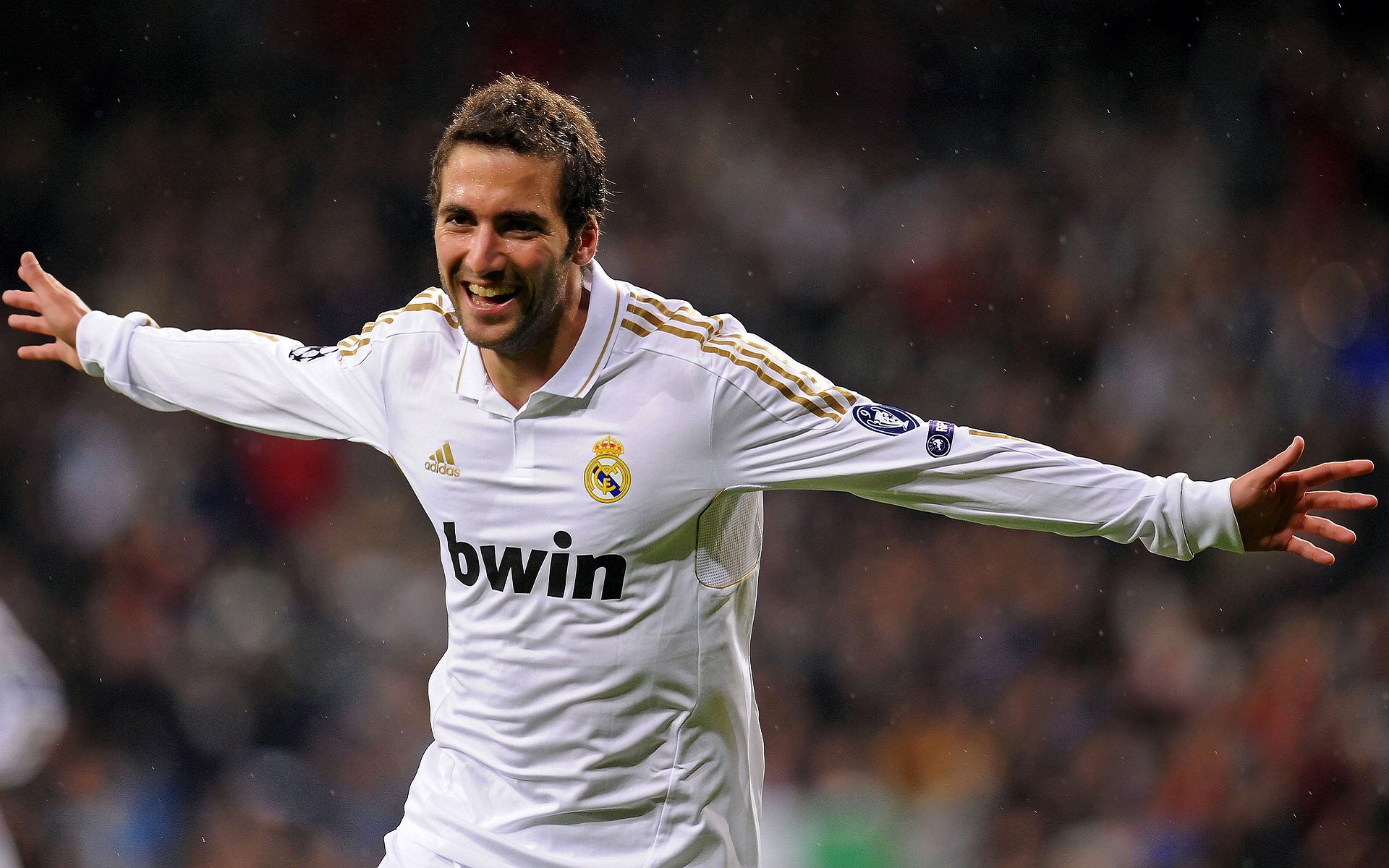 体育产业迎来新机遇，政策扶持与消费升级双轮驱动